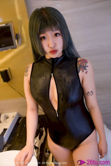 银色器物BY墙纸